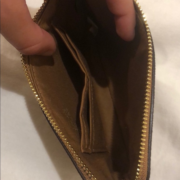 Coach wristlet - Picture 3 of 3